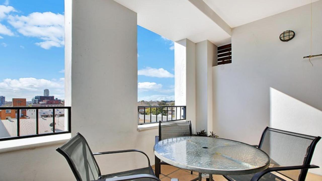 Apartment At Cooper St Sydney Exteriör bild